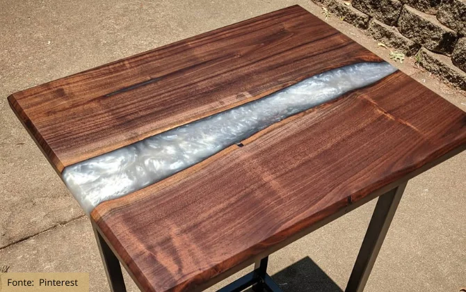 Mesas de madeira resinadas