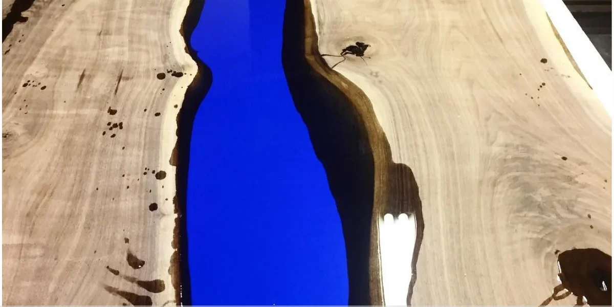 Mesa de resina com flores