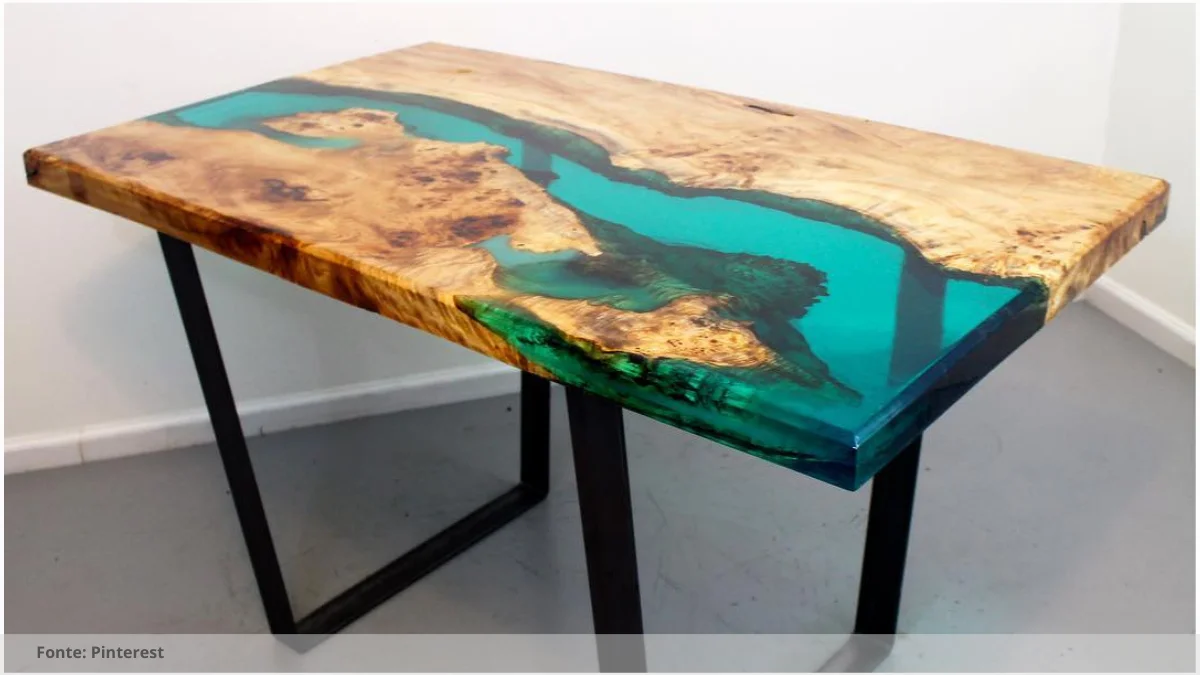 Mesa de madeira rustica resinada