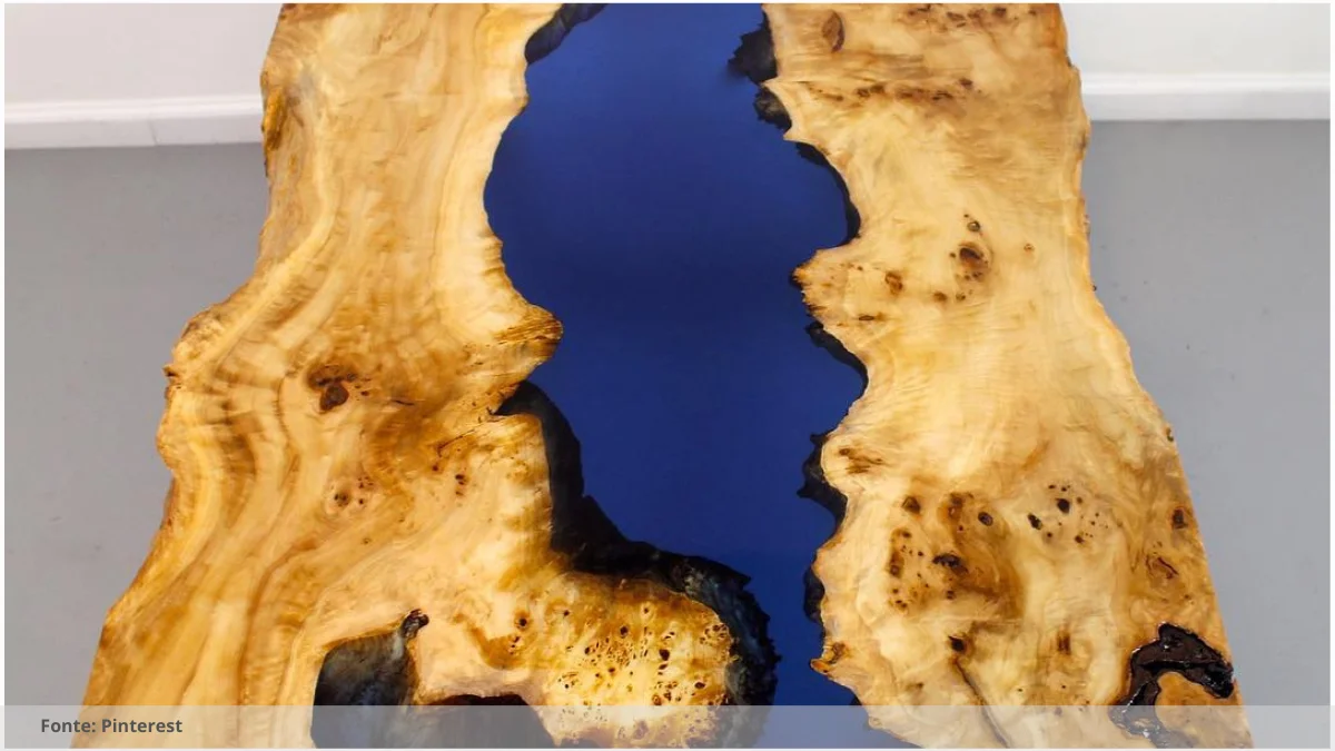 Mesa de madeira com resina redonda Mesa de madeira com resina redonda