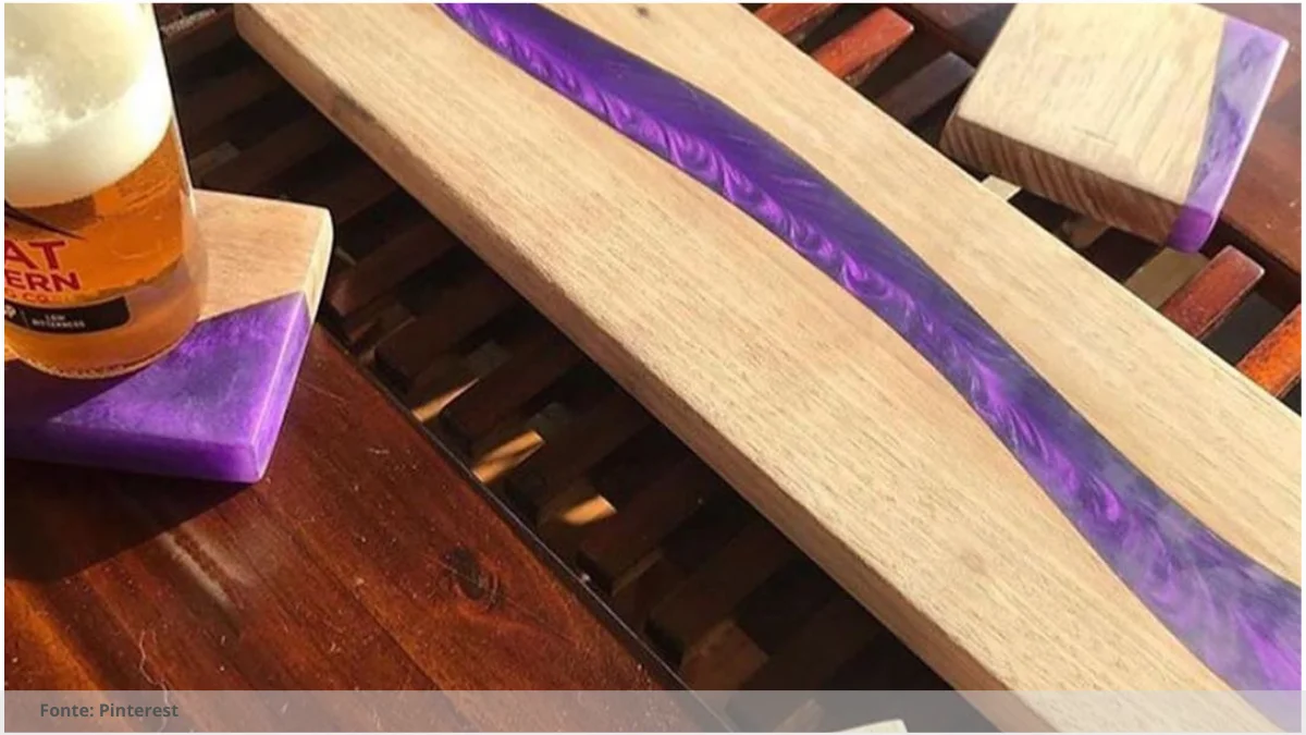 Mesa de jantar de resina e madeira