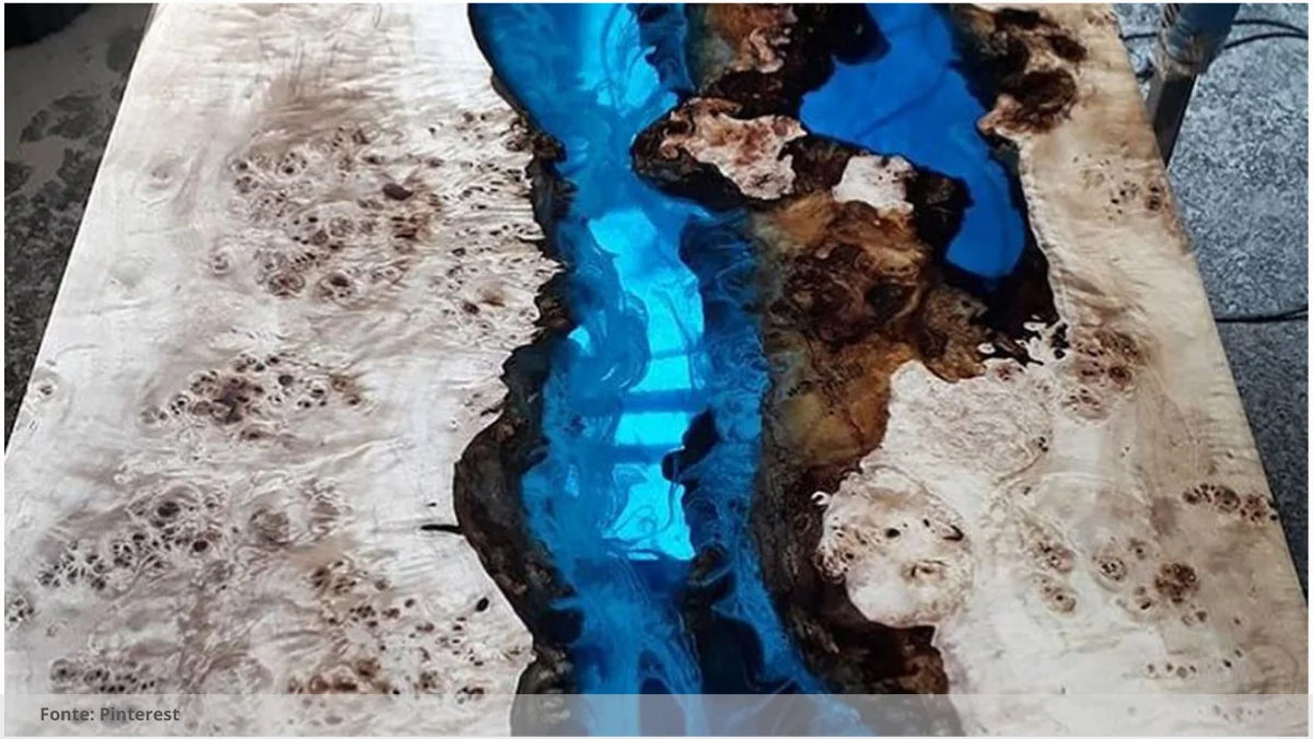 Mesa de jaqueira com resina