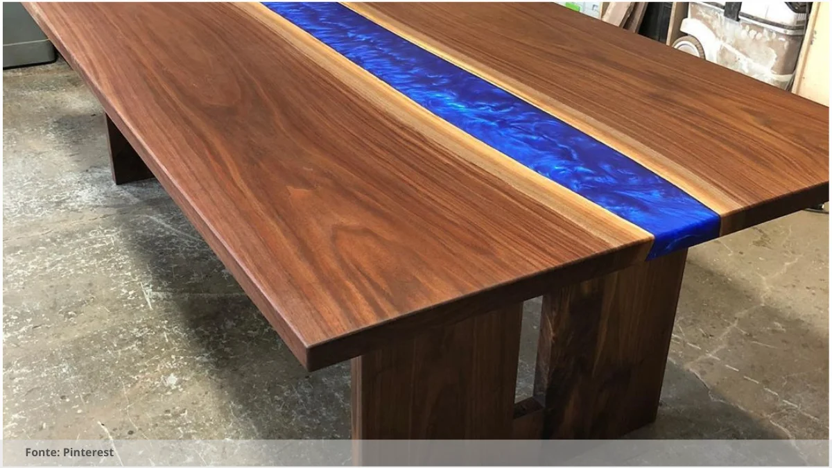 Mesa com resina epoxi
