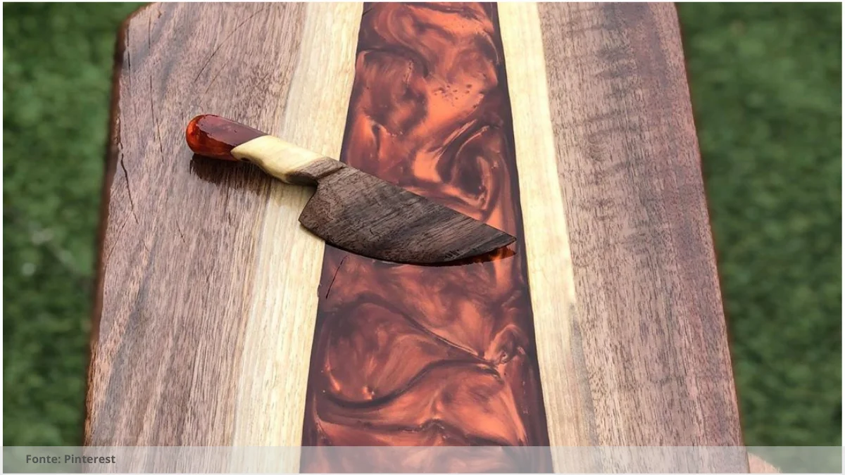 Mesa resina com madeira