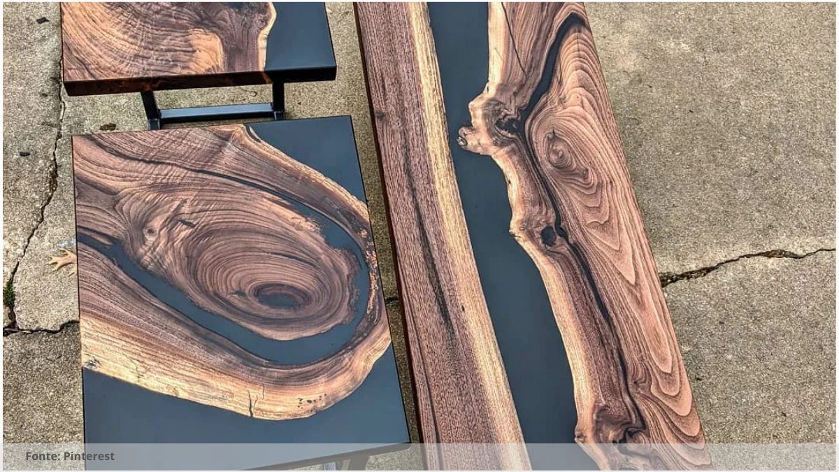 Mesa de resina e madeira