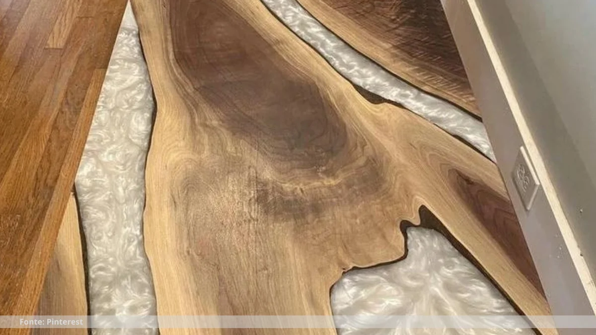 Processo de criação de mesa de madeira resinada