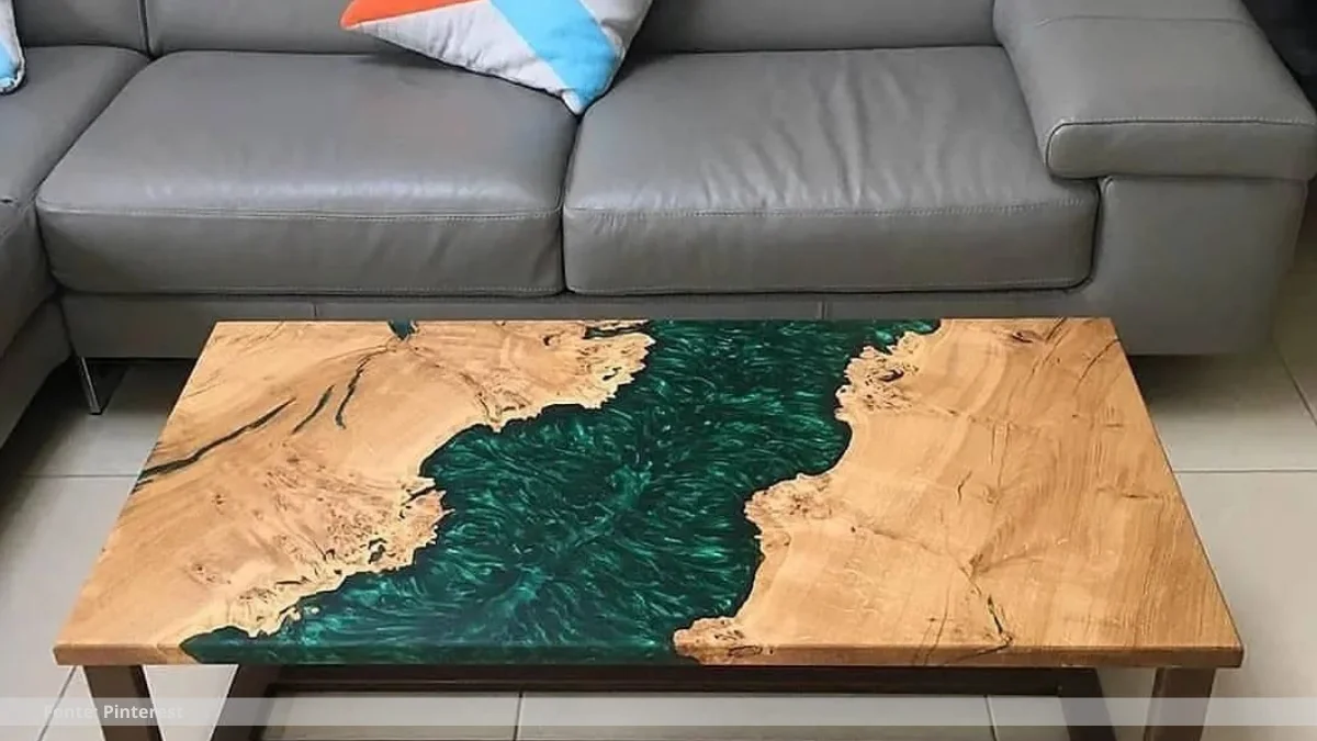 Mesa em resina e madeira