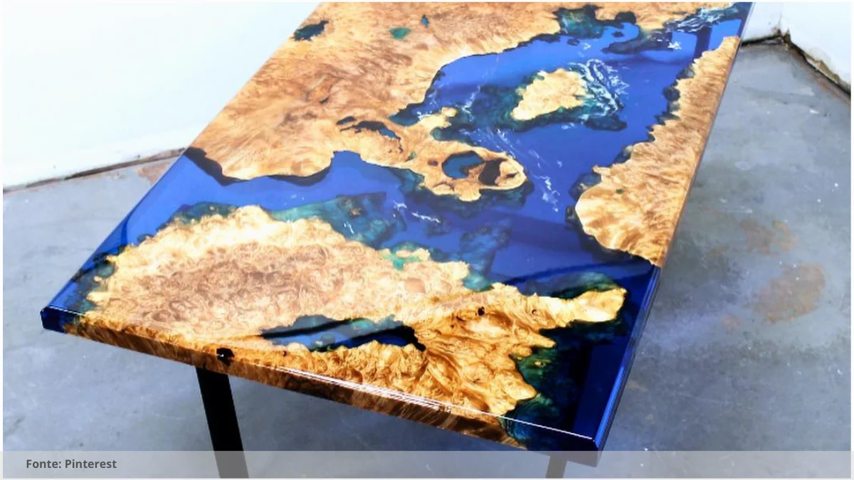 Mesa resinada para ambientes comerciais