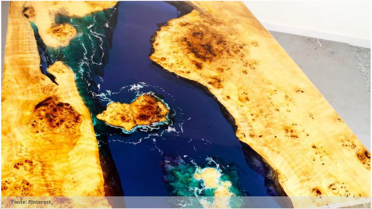 Mesa resinada com design orgânico Mesa resinada com design orgânico