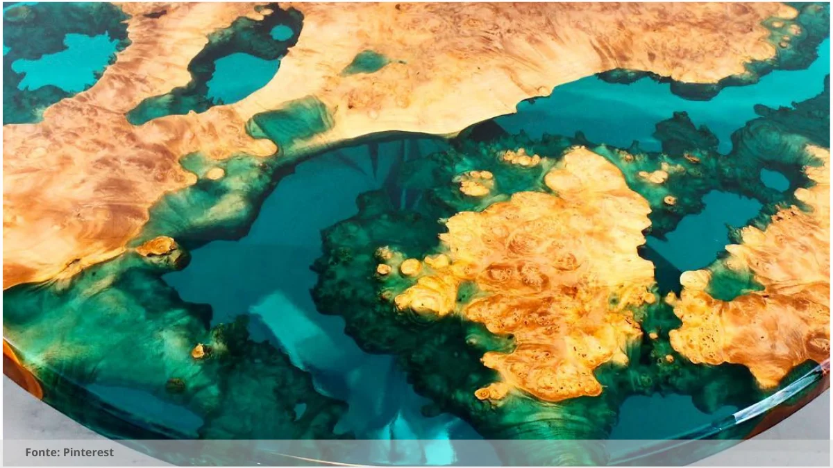 Mesa resinada para recepções