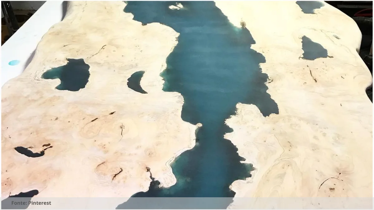 Mesa resinada com efeito tridimensional