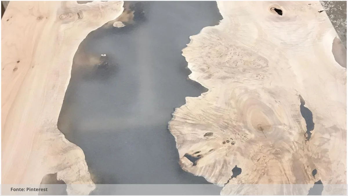 Mesa resinada para espaços de aprendizado