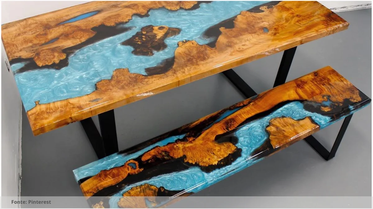 Mesa resinada para áreas de descontração