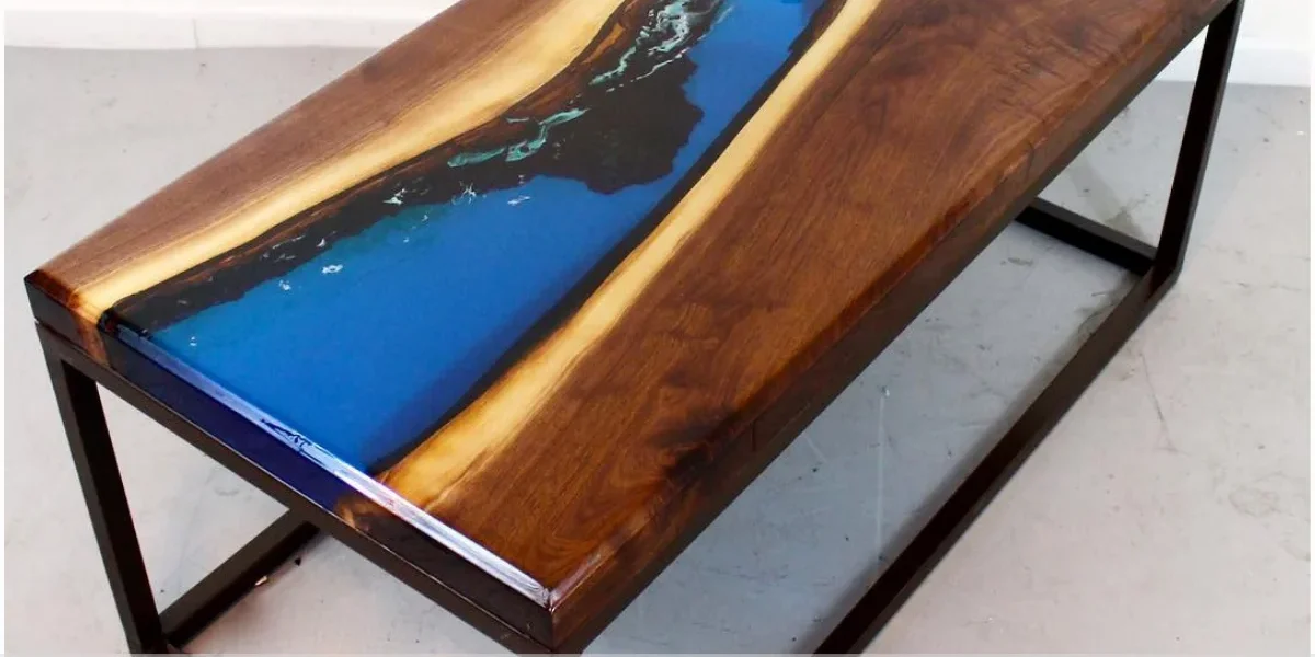 Mesa resinada para áreas de networking