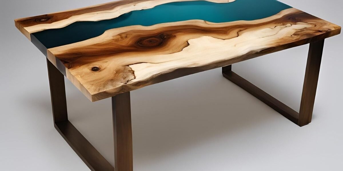 Mesa de madeira com acabamento em resina